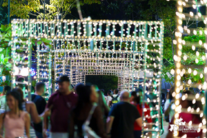 El Alumbrado navide&ntilde;o dinamiza la actividad comercial en el centro de Buenaventura