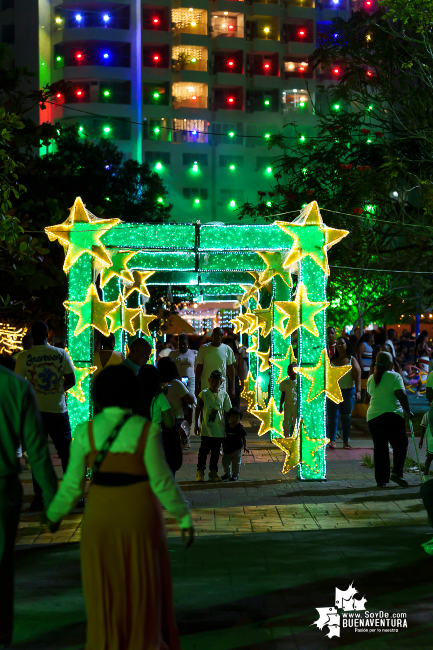 Buenaventura dio inicio a la temporada decembrina con el encendido oficial de su alumbrado navide&ntilde;o