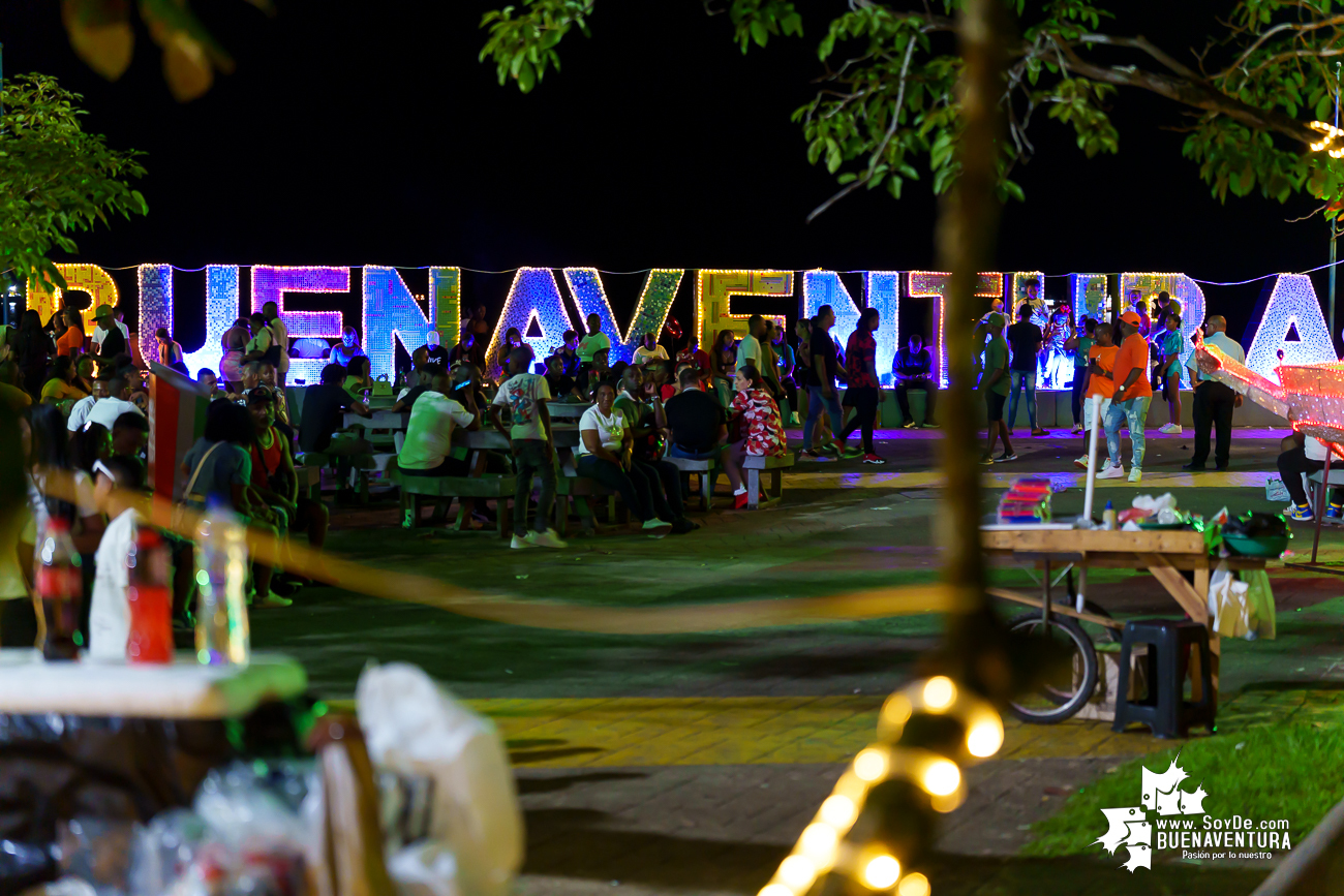 Buenaventura dio inicio a la temporada decembrina con el encendido oficial de su alumbrado navide&ntilde;o