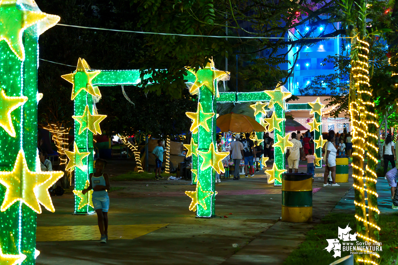 Buenaventura dio inicio a la temporada decembrina con el encendido oficial de su alumbrado navide&ntilde;o
