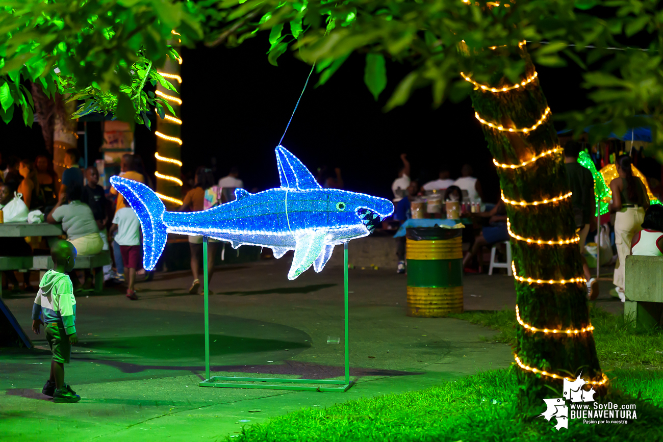 Buenaventura dio inicio a la temporada decembrina con el encendido oficial de su alumbrado navide&ntilde;o