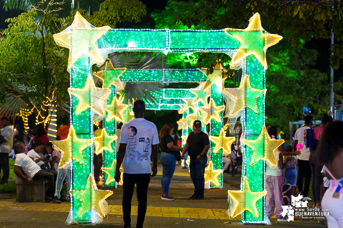 Buenaventura dio inicio a la temporada decembrina con el encendido oficial de su alumbrado navide&ntilde;o