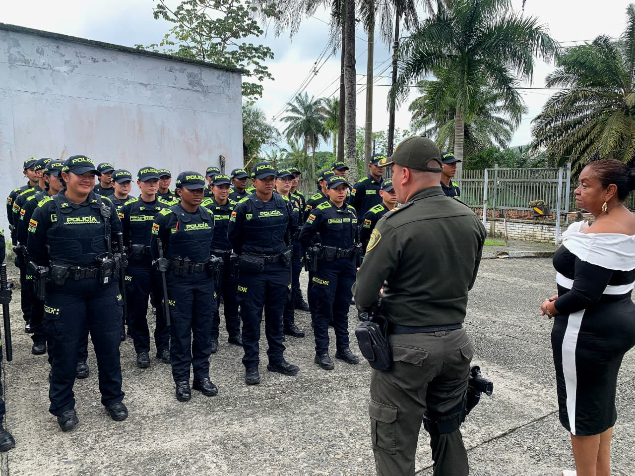 Buenaventura refuerza la seguridad en la temporada decembrina 2025 con 40 nuevos polic&iacute;as