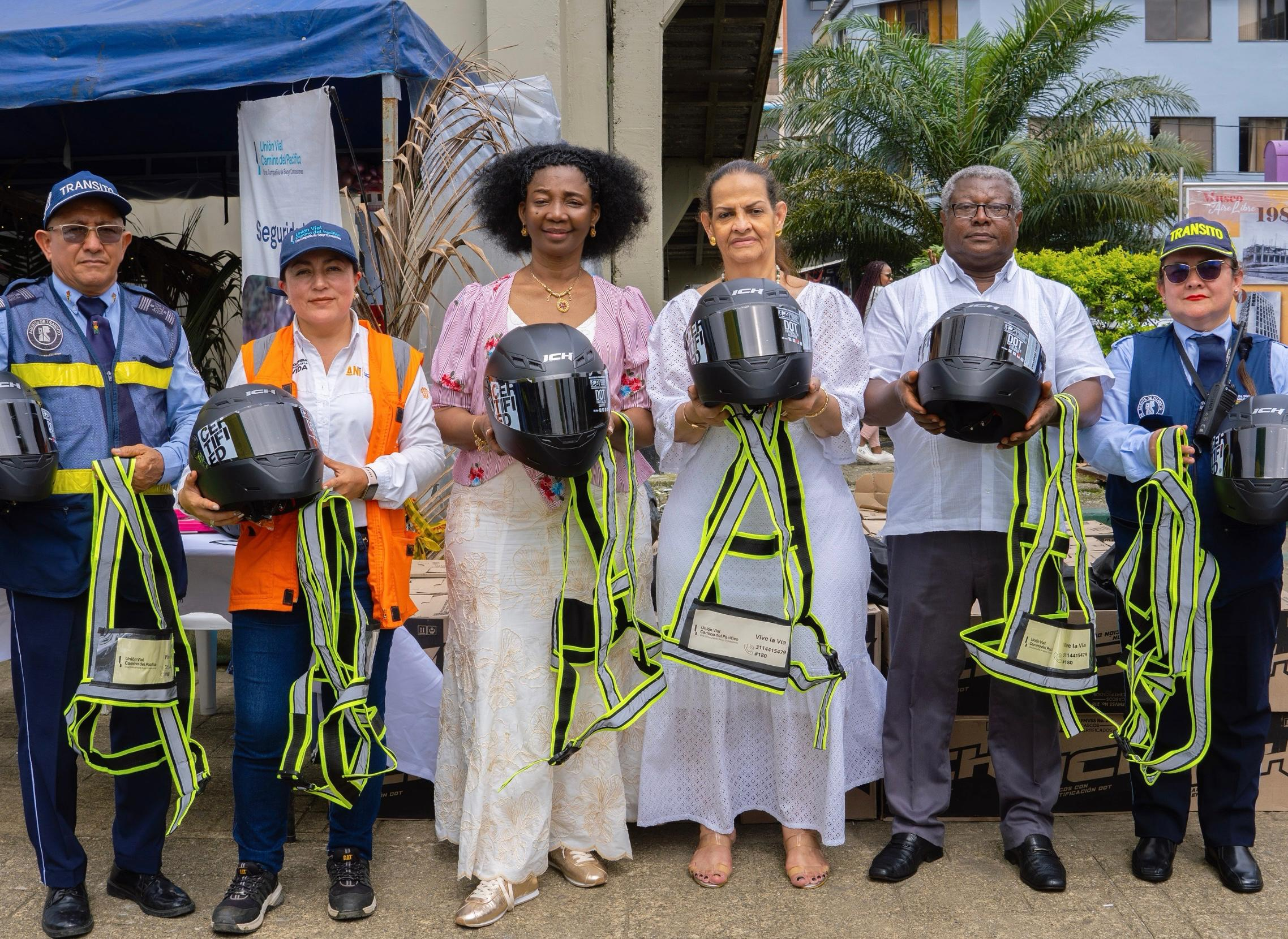 Se entreg&oacute; dotaci&oacute;n a los agentes de Tr&aacute;nsito para reforzar la seguridad vial en Buenaventura