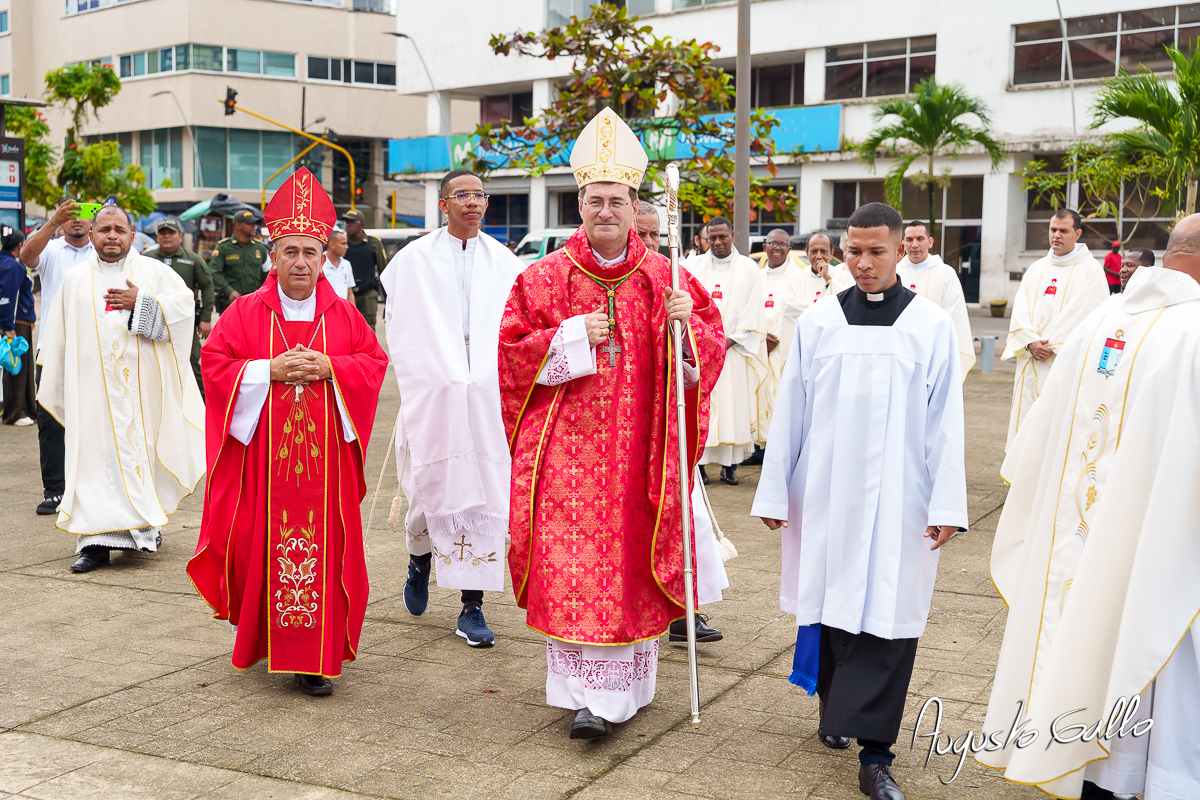 Buenaventura record&oacute; a Monse&ntilde;or Gerardo Valencia Cano con misa intercultural