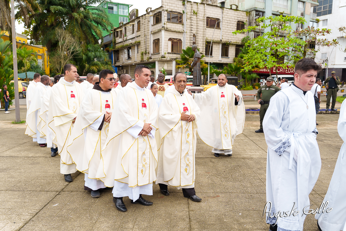 Buenaventura record&oacute; a Monse&ntilde;or Gerardo Valencia Cano con misa intercultural