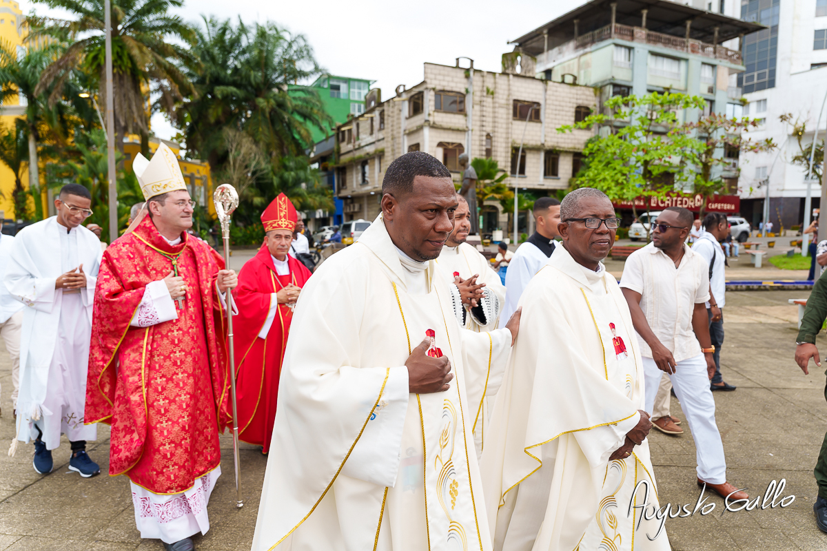 Buenaventura record&oacute; a Monse&ntilde;or Gerardo Valencia Cano con misa intercultural