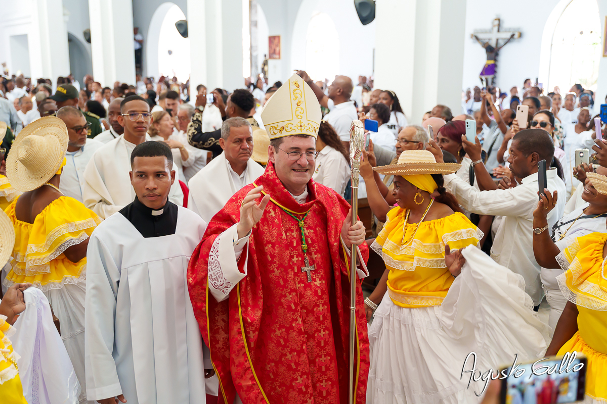 Buenaventura record&oacute; a Monse&ntilde;or Gerardo Valencia Cano con misa intercultural