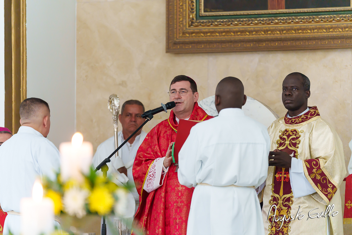 Buenaventura record&oacute; a Monse&ntilde;or Gerardo Valencia Cano con misa intercultural