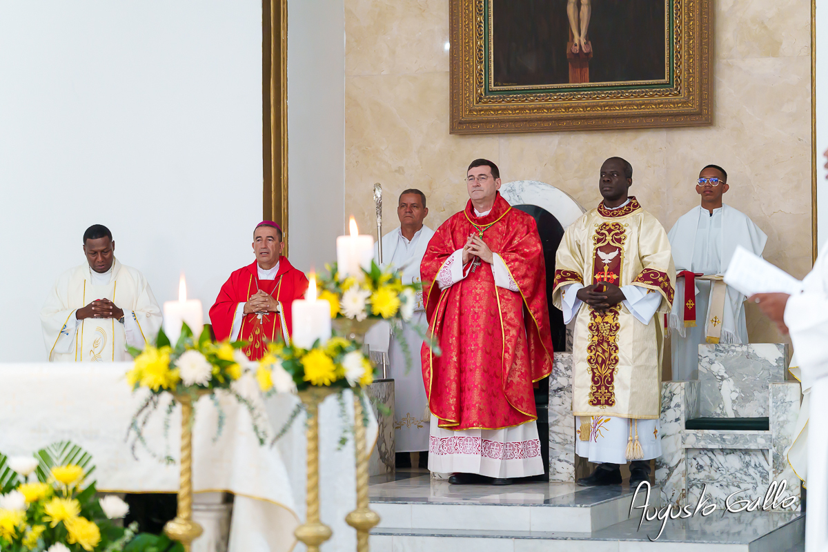 Buenaventura record&oacute; a Monse&ntilde;or Gerardo Valencia Cano con misa intercultural
