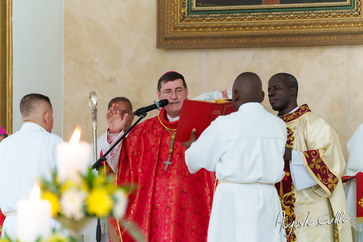 Buenaventura record&oacute; a Monse&ntilde;or Gerardo Valencia Cano con misa intercultural