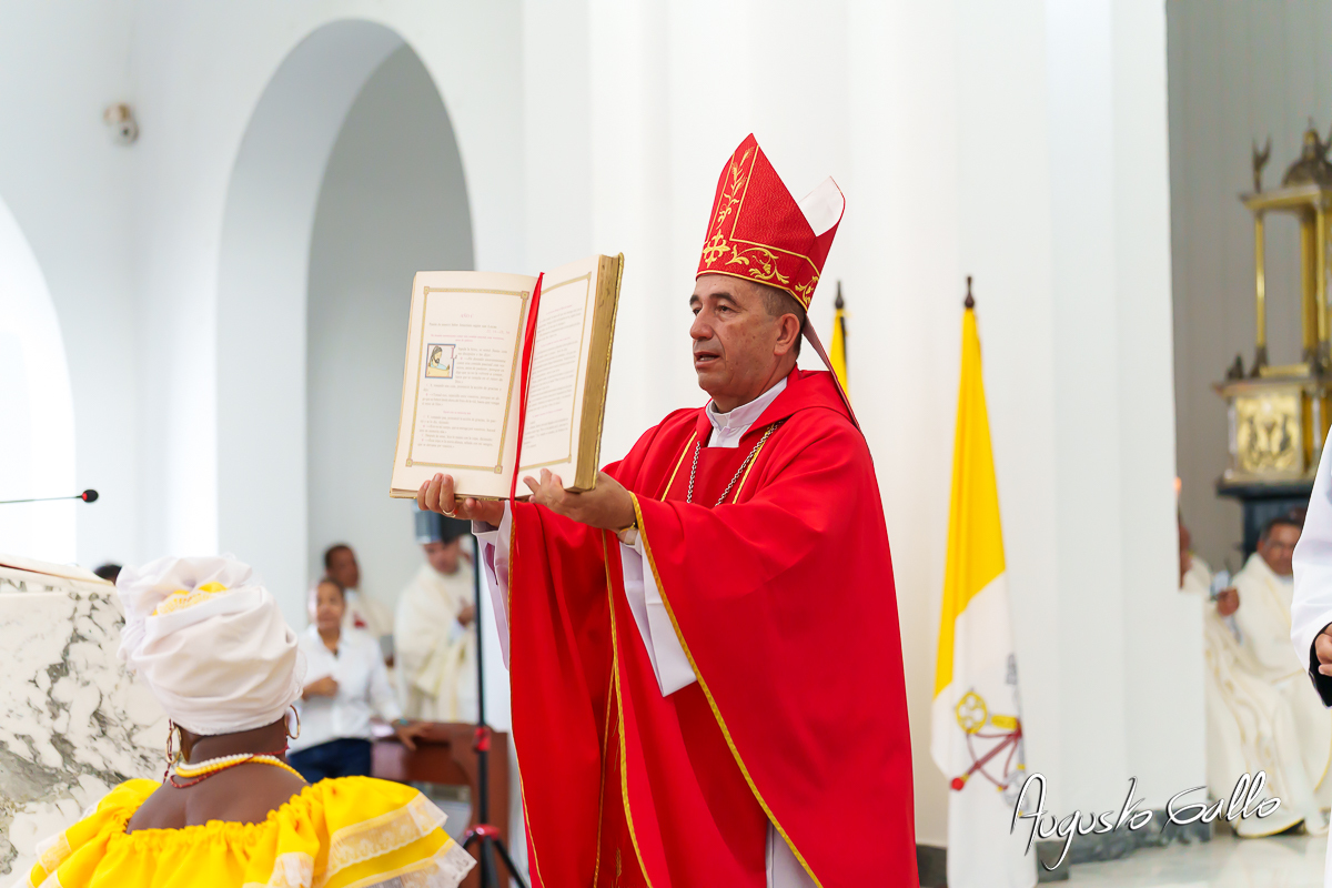 Buenaventura record&oacute; a Monse&ntilde;or Gerardo Valencia Cano con misa intercultural