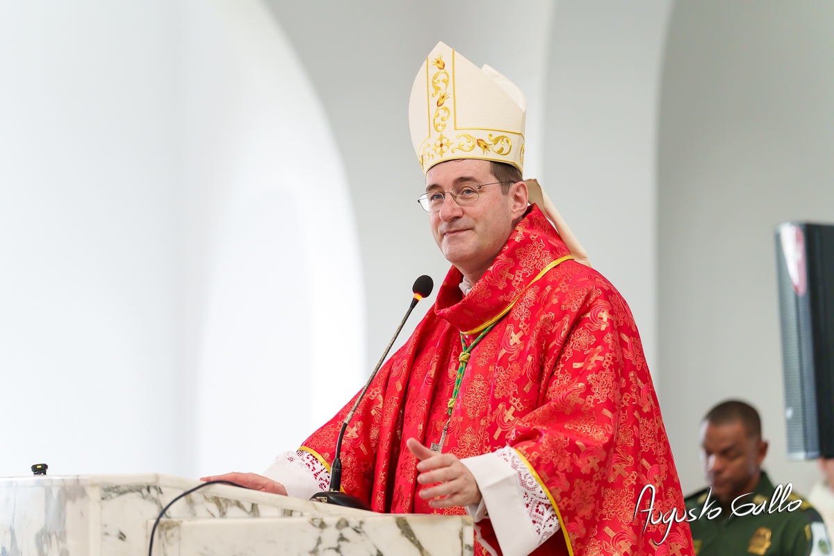 Buenaventura record&oacute; a Monse&ntilde;or Gerardo Valencia Cano con misa intercultural