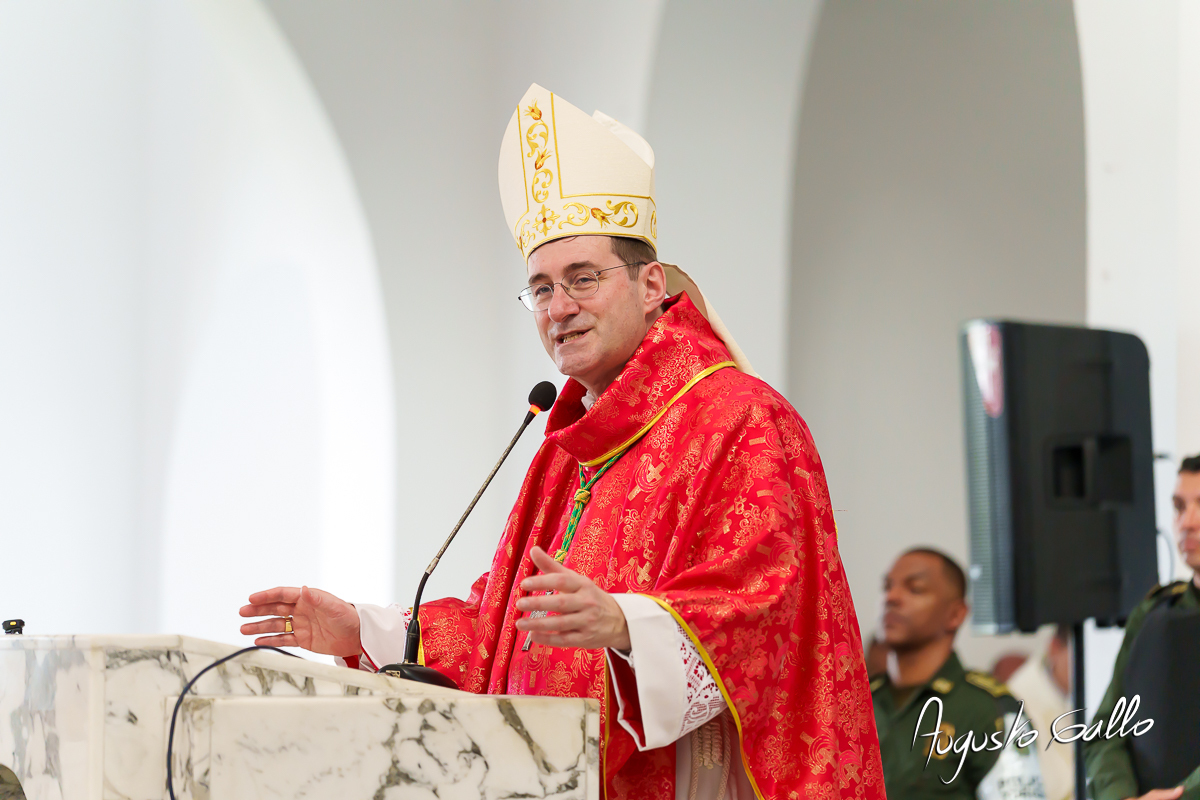 Buenaventura record&oacute; a Monse&ntilde;or Gerardo Valencia Cano con misa intercultural