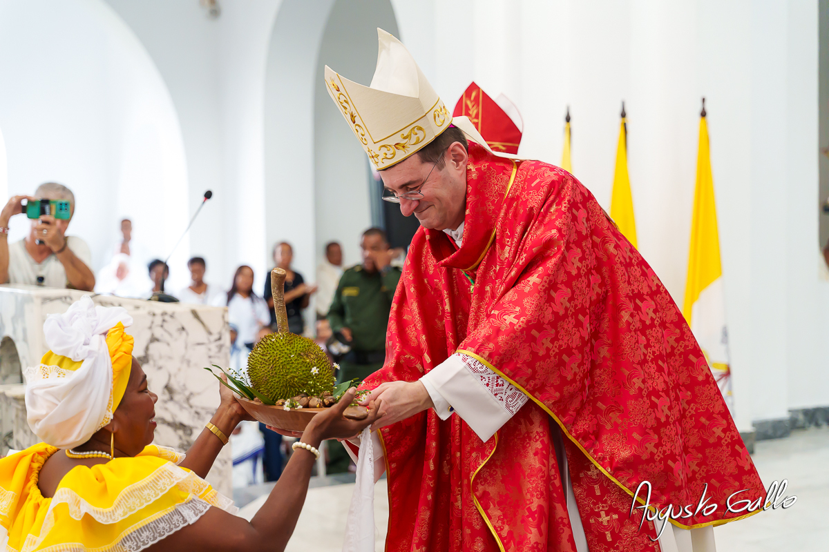 Buenaventura record&oacute; a Monse&ntilde;or Gerardo Valencia Cano con misa intercultural