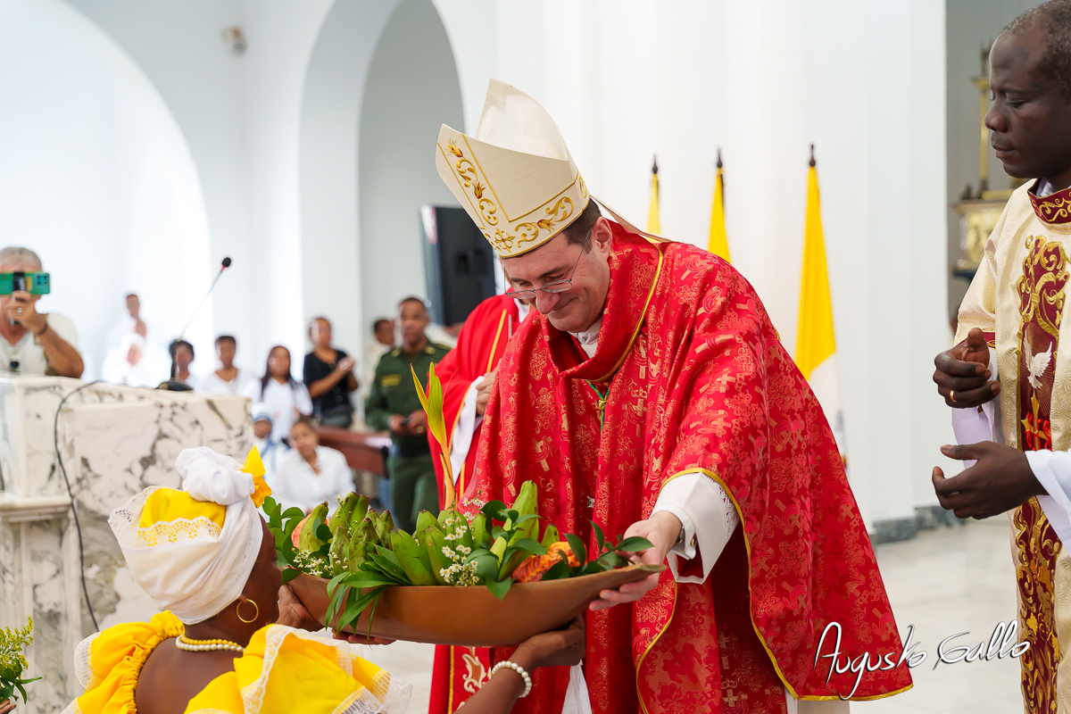 Buenaventura record&oacute; a Monse&ntilde;or Gerardo Valencia Cano con misa intercultural