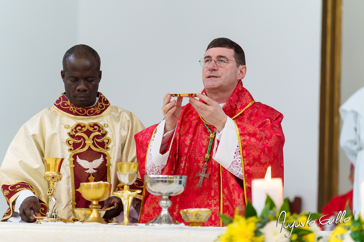 Buenaventura record&oacute; a Monse&ntilde;or Gerardo Valencia Cano con misa intercultural