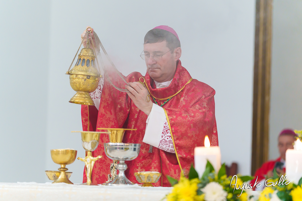 Buenaventura record&oacute; a Monse&ntilde;or Gerardo Valencia Cano con misa intercultural