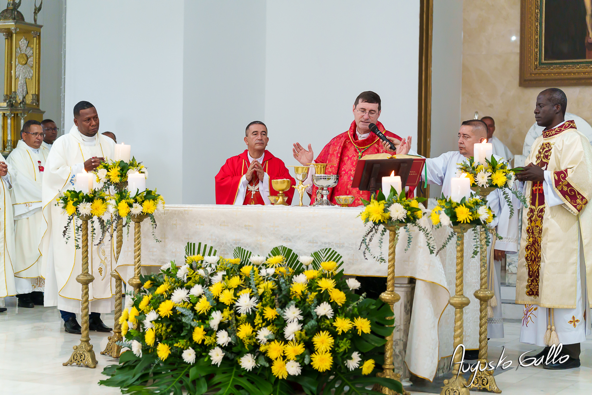 Buenaventura record&oacute; a Monse&ntilde;or Gerardo Valencia Cano con misa intercultural