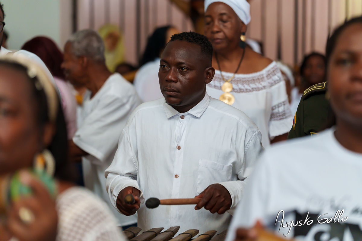 Buenaventura record&oacute; a Monse&ntilde;or Gerardo Valencia Cano con misa intercultural