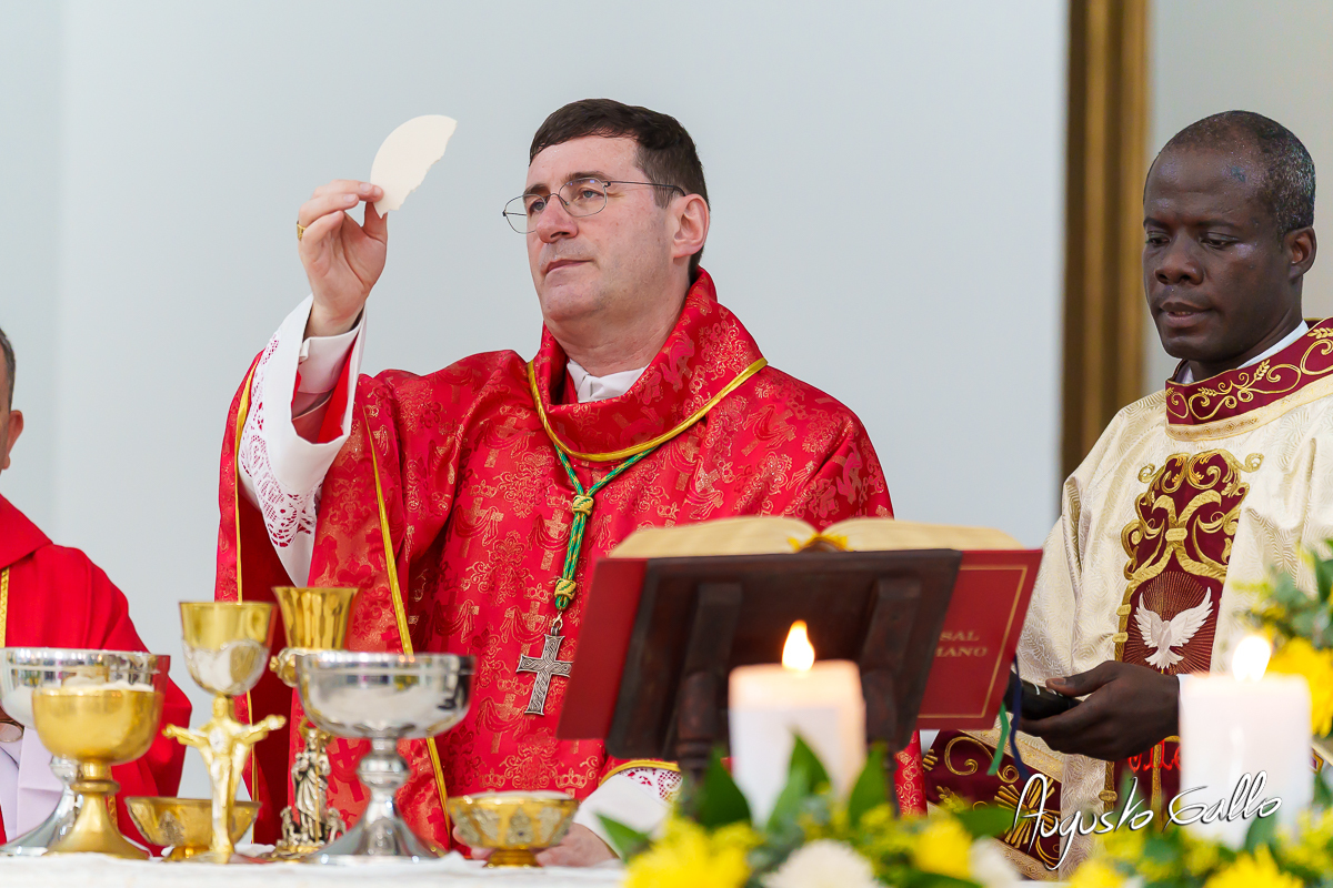 Buenaventura record&oacute; a Monse&ntilde;or Gerardo Valencia Cano con misa intercultural