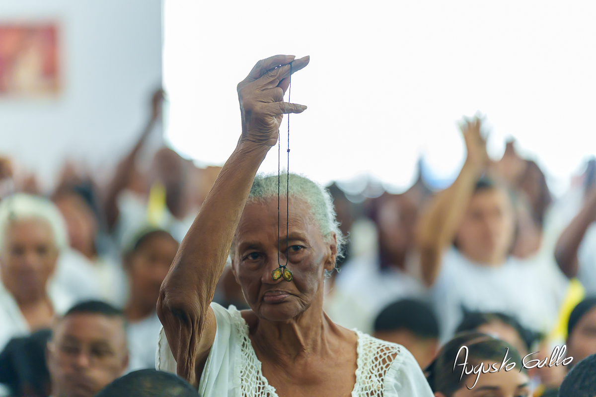 Buenaventura record&oacute; a Monse&ntilde;or Gerardo Valencia Cano con misa intercultural