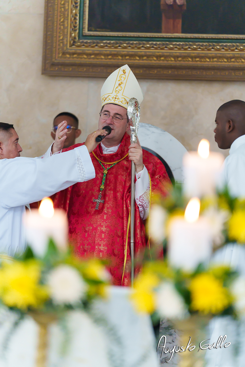 Buenaventura record&oacute; a Monse&ntilde;or Gerardo Valencia Cano con misa intercultural