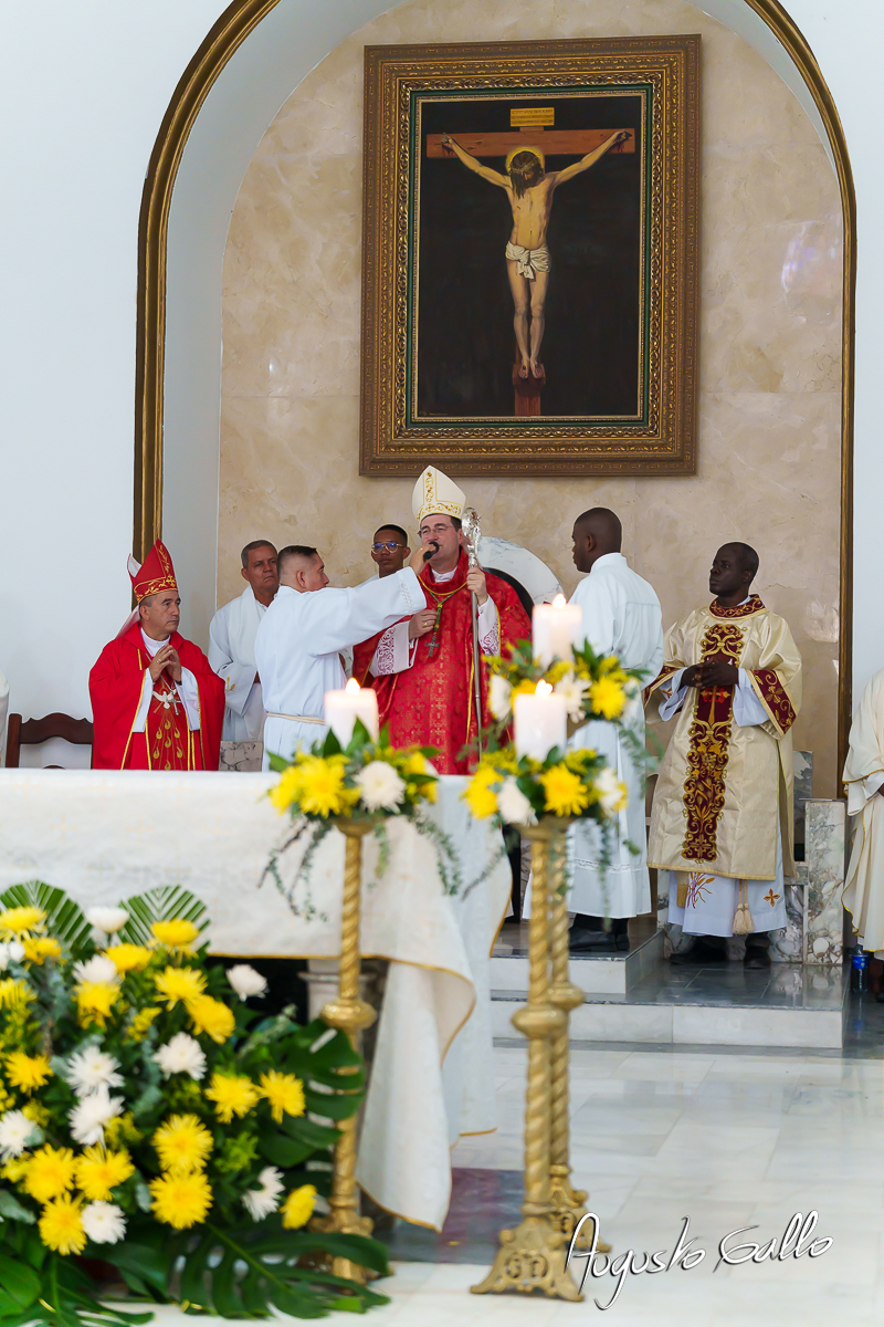 Buenaventura record&oacute; a Monse&ntilde;or Gerardo Valencia Cano con misa intercultural