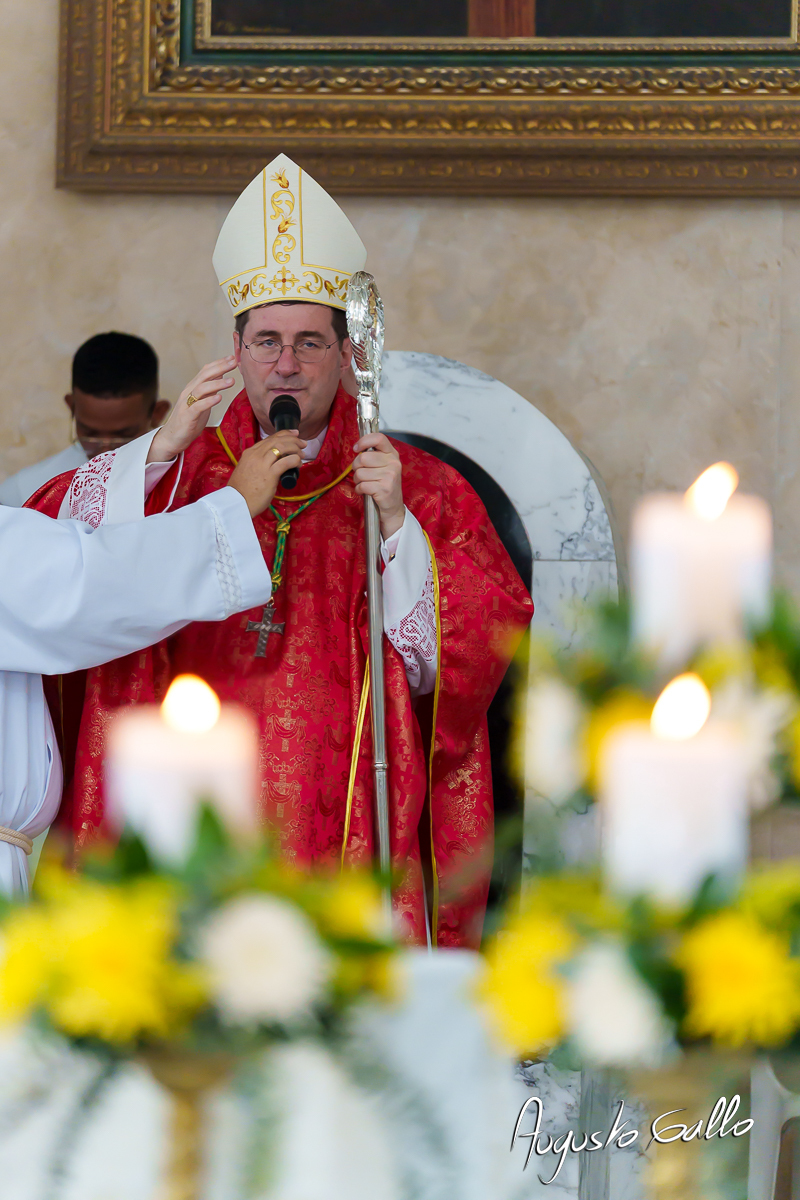 Buenaventura record&oacute; a Monse&ntilde;or Gerardo Valencia Cano con misa intercultural