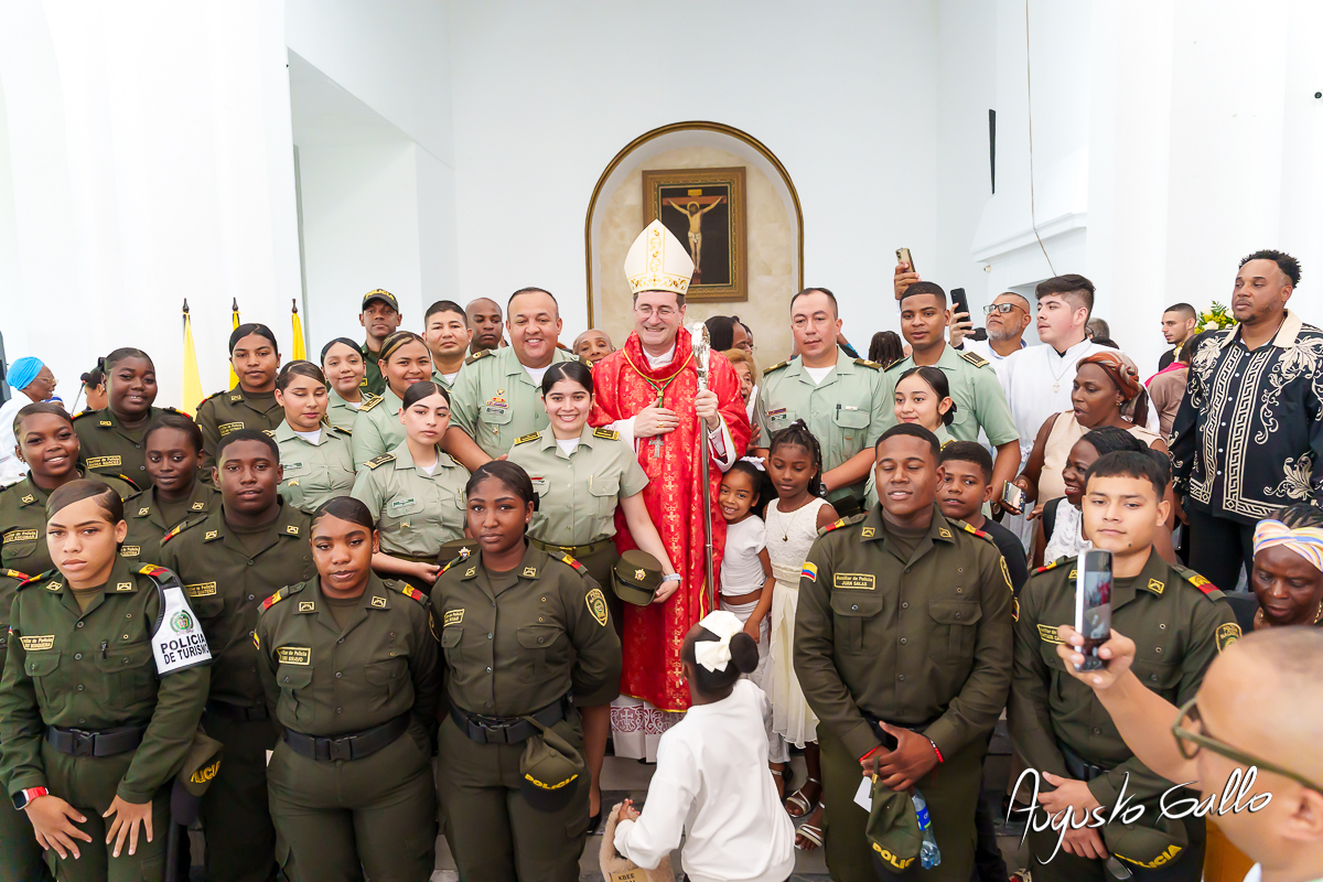 Buenaventura record&oacute; a Monse&ntilde;or Gerardo Valencia Cano con misa intercultural