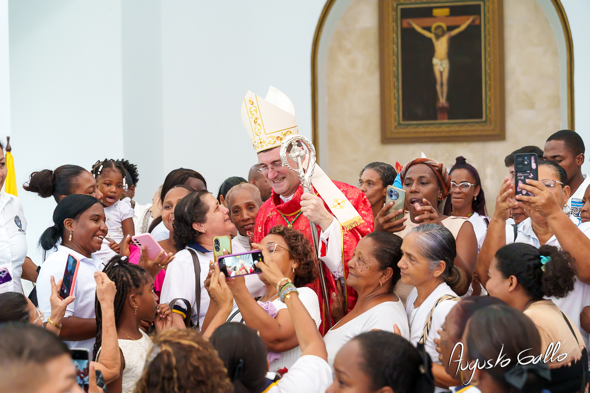 Buenaventura record&oacute; a Monse&ntilde;or Gerardo Valencia Cano con misa intercultural