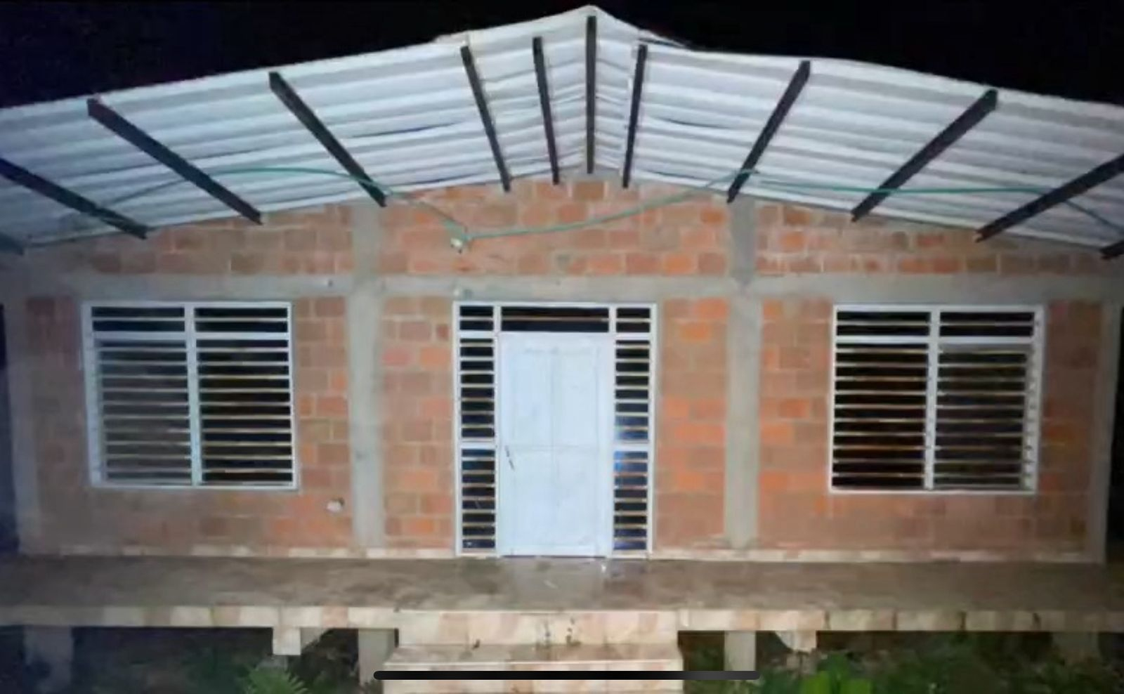 Autoridades desmantelan hospital ilegal y capturan a alias Pitbull presunto cabecilla criminal en Buenaventura