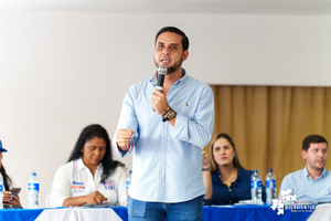 Mal tiempo impidi&oacute; visita de &Aacute;lvaro Uribe y Paloma Valencia del Centro Democr&aacute;tico a Buenaventura