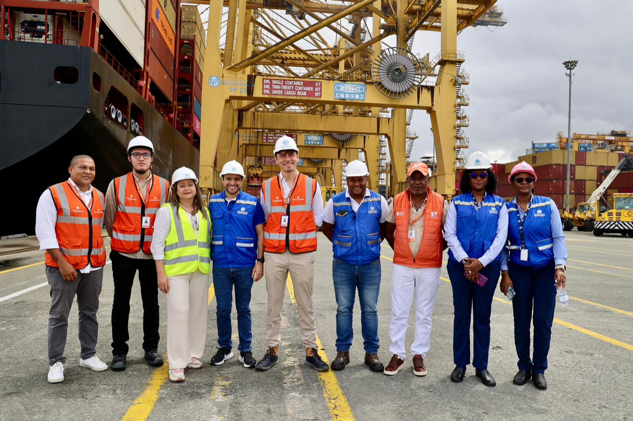 La Ministra del Transporte anuncia plan de choque para agilizar la log&iacute;stica portuaria en Buenaventura