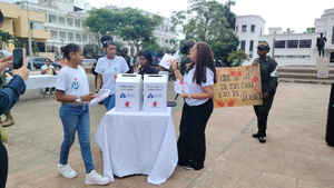 Buenaventura conmemor&oacute; el D&iacute;a de las Manos Rojas con llamado contra el reclutamiento infantil