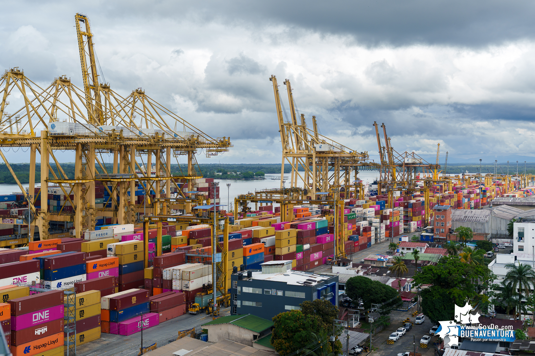 Ocupaci&oacute;n de patios con contenedores vac&iacute;os en Buenaventura baja al 68 % tras plan de choque del Gobierno nacional 