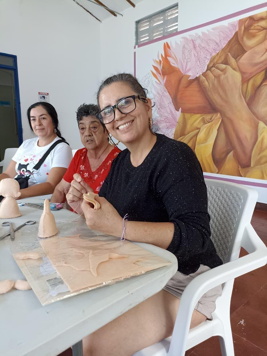 La Gobernaci&oacute;n del Valle del Cauca conmemora el mes de la Mujer con programas de cuidado, formaci&oacute;n y reconocimiento