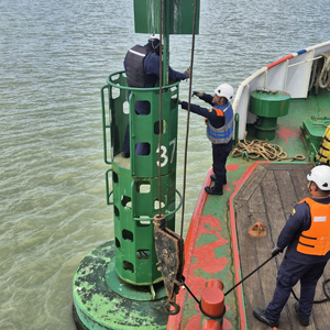 La Dimar inicia mantenimiento de 146 ayudas a la navegaci&oacute;n en el Pac&iacute;fico colombiano