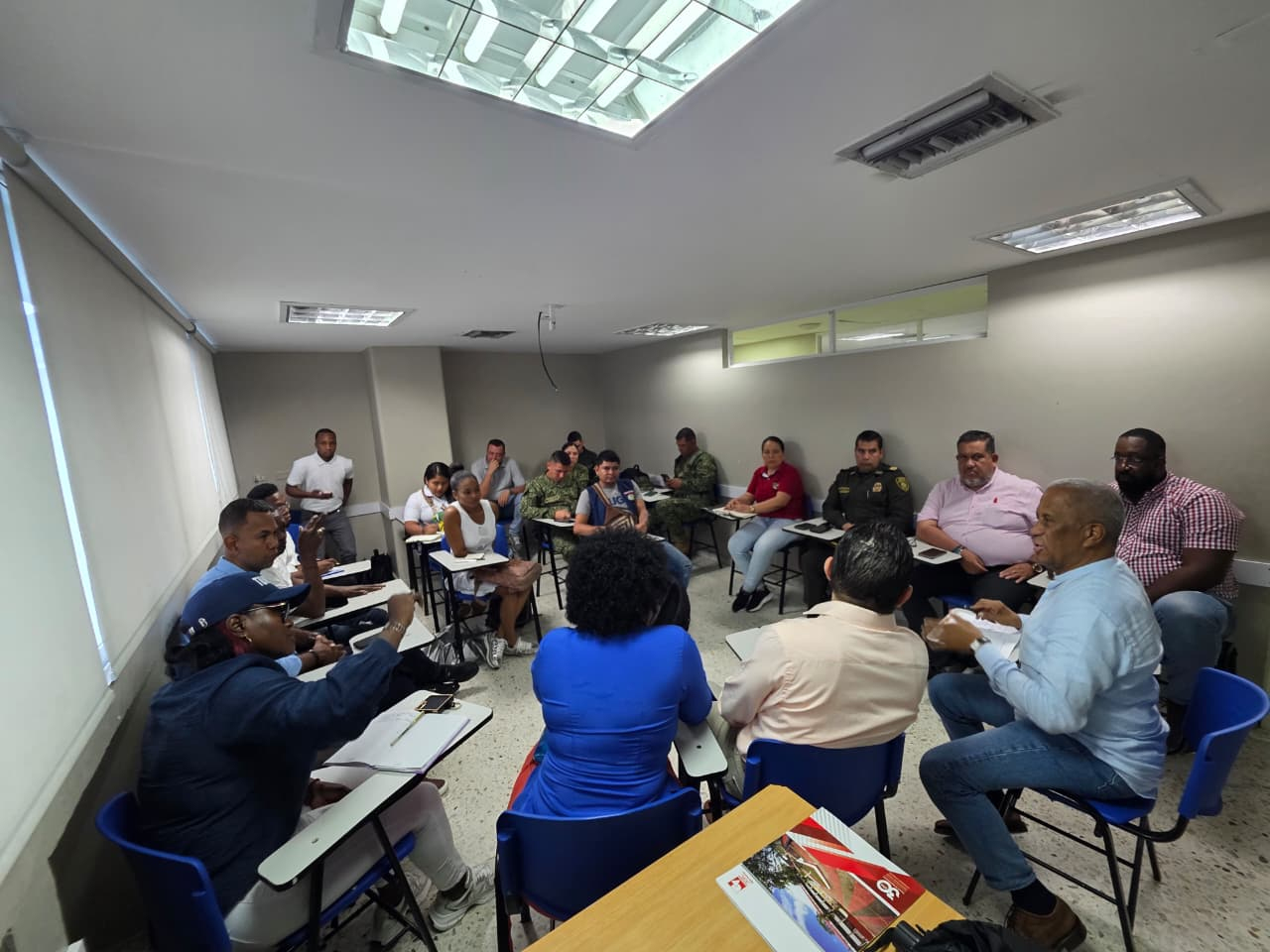 Autoridades y comunidades establecen mesa de di&aacute;logo para garantizar la movilidad regional