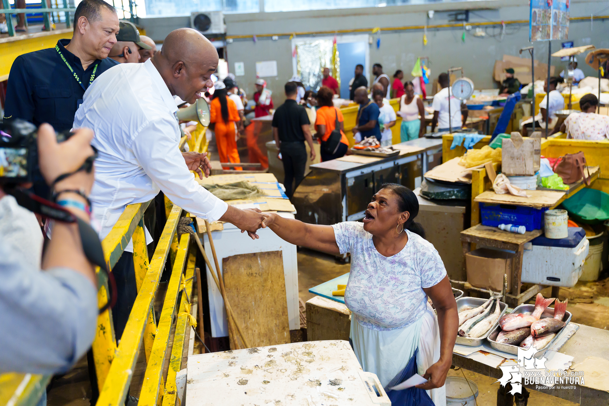 Luis Gilberto Murillo Urrutia lleva campa&ntilde;a presidencial a Buenaventura con promesas para el Pac&iacute;fico