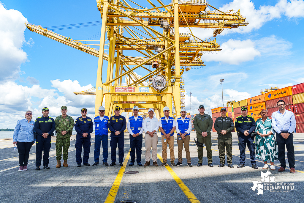 El Ministro de Defensa visita Buenaventura y anunci&oacute; reducci&oacute;n del 33 % en homicidios y golpes a cabecillas criminales