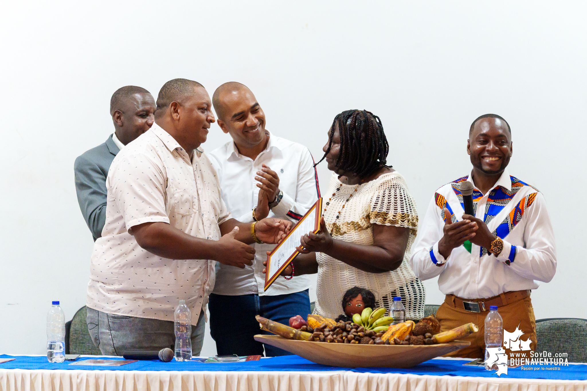 Buenaventura exalta el legado de Mary Grueso Romero con la Medalla al M&eacute;rito Roberto Lozano Batalla