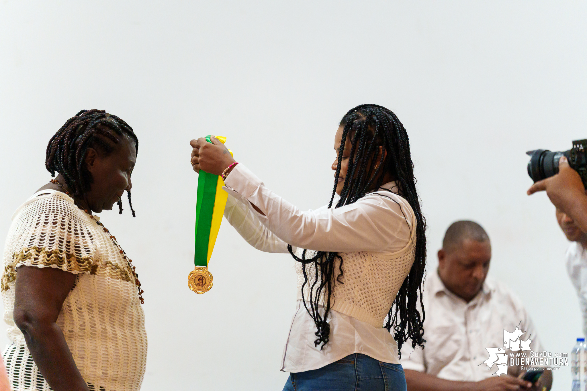 Buenaventura exalta el legado de Mary Grueso Romero con la Medalla al M&eacute;rito Roberto Lozano Batalla