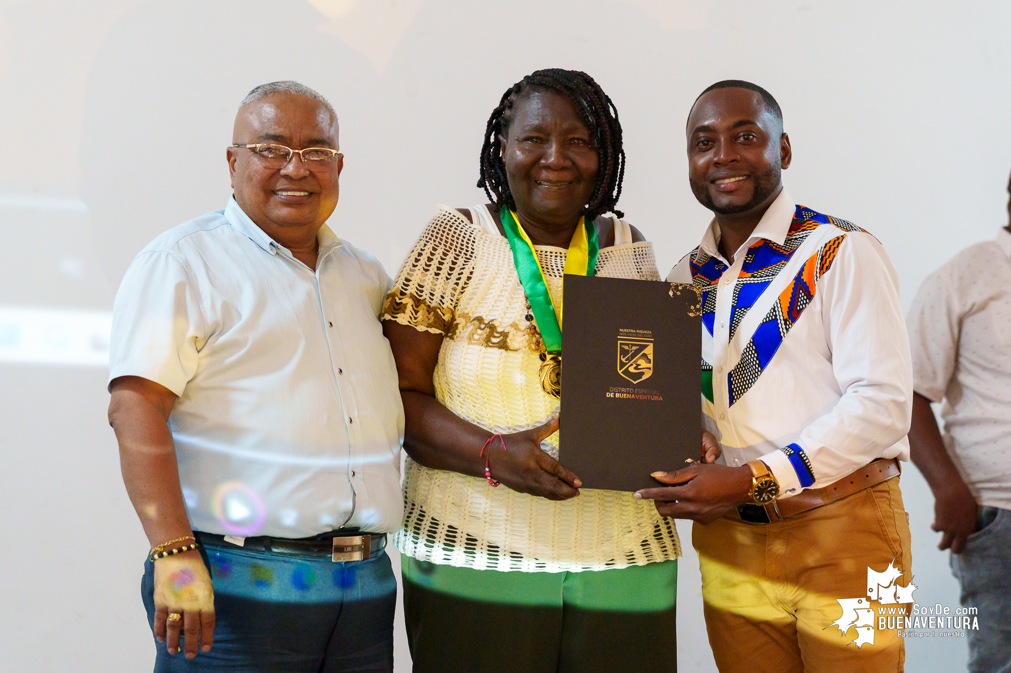 Buenaventura exalta el legado de Mary Grueso Romero con la Medalla al M&eacute;rito Roberto Lozano Batalla