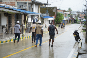La Secretar&iacute;a de Infraestructura Vial de Buenaventura verific&oacute; siete obras de pavimentaci&oacute;n culminadas en diferentes barrios de la ciudad