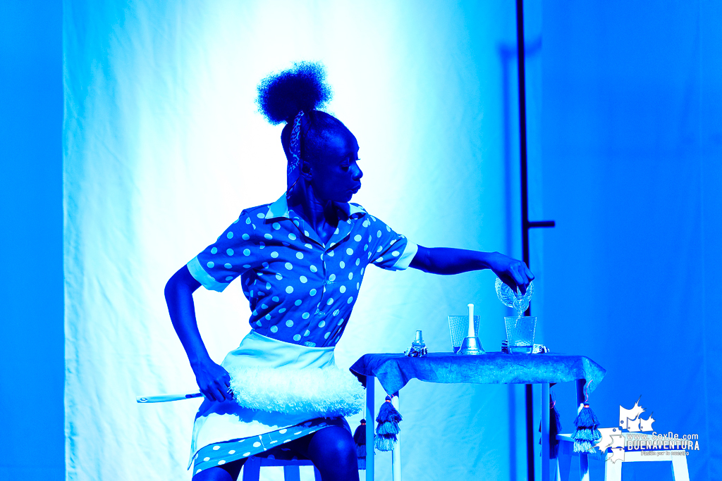 &ldquo;El Rinoceronte&rdquo;: El teatro de lo absurdo se tom&oacute; a Buenaventura con el auditorio de Comfenalco lleno