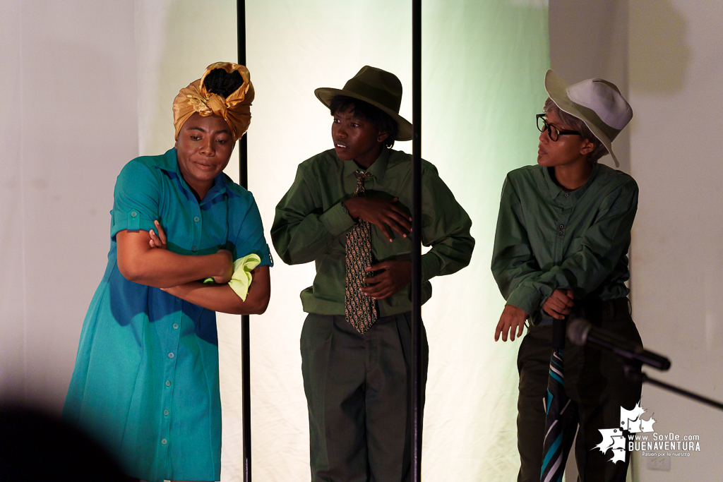 &ldquo;El Rinoceronte&rdquo;: El teatro de lo absurdo se tom&oacute; a Buenaventura con el auditorio de Comfenalco lleno