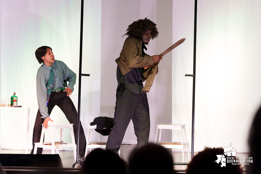 &ldquo;El Rinoceronte&rdquo;: El teatro de lo absurdo se tom&oacute; a Buenaventura con el auditorio de Comfenalco lleno