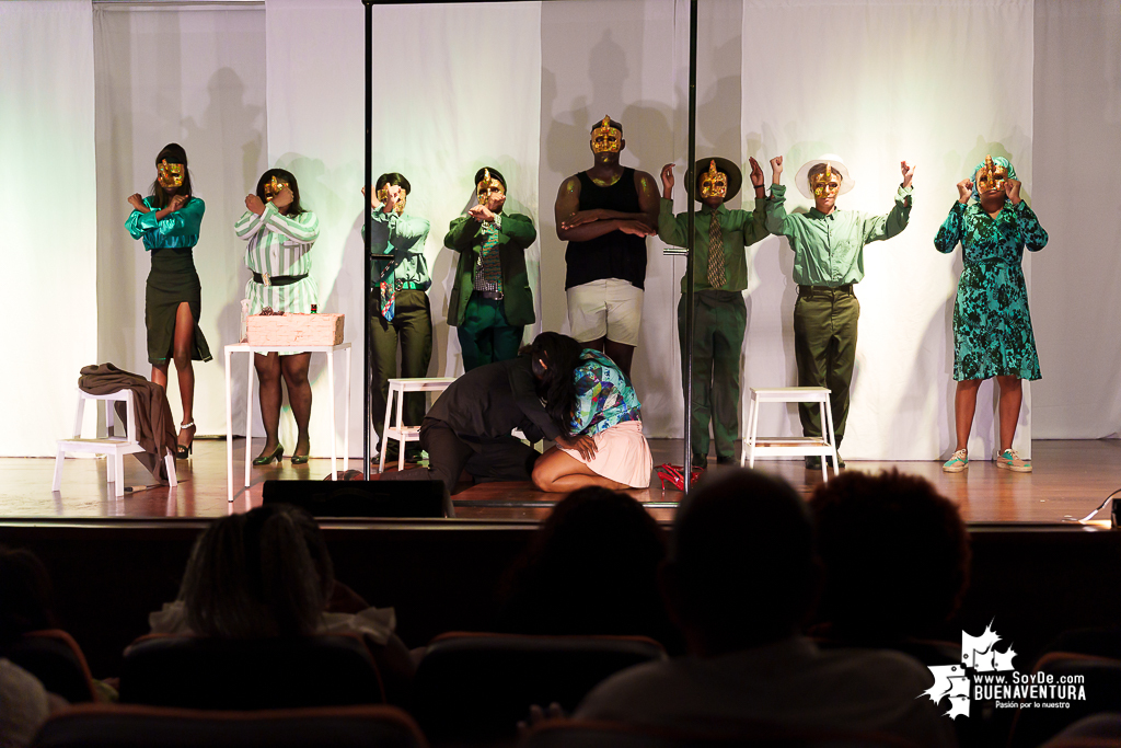 &ldquo;El Rinoceronte&rdquo;: El teatro de lo absurdo se tom&oacute; a Buenaventura con el auditorio de Comfenalco lleno