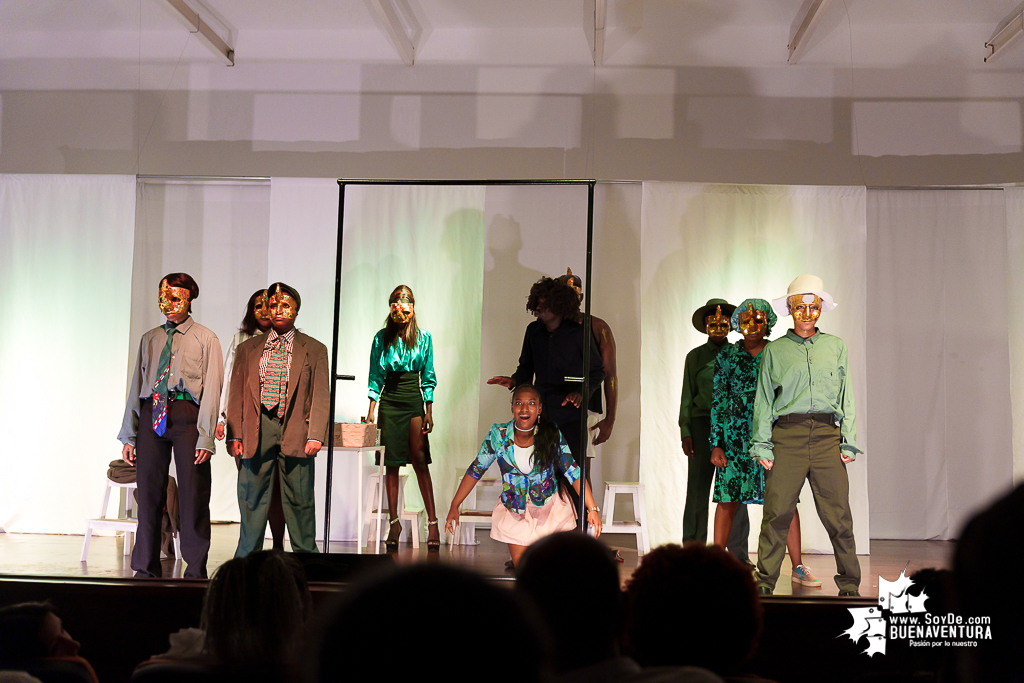 &ldquo;El Rinoceronte&rdquo;: El teatro de lo absurdo se tom&oacute; a Buenaventura con el auditorio de Comfenalco lleno